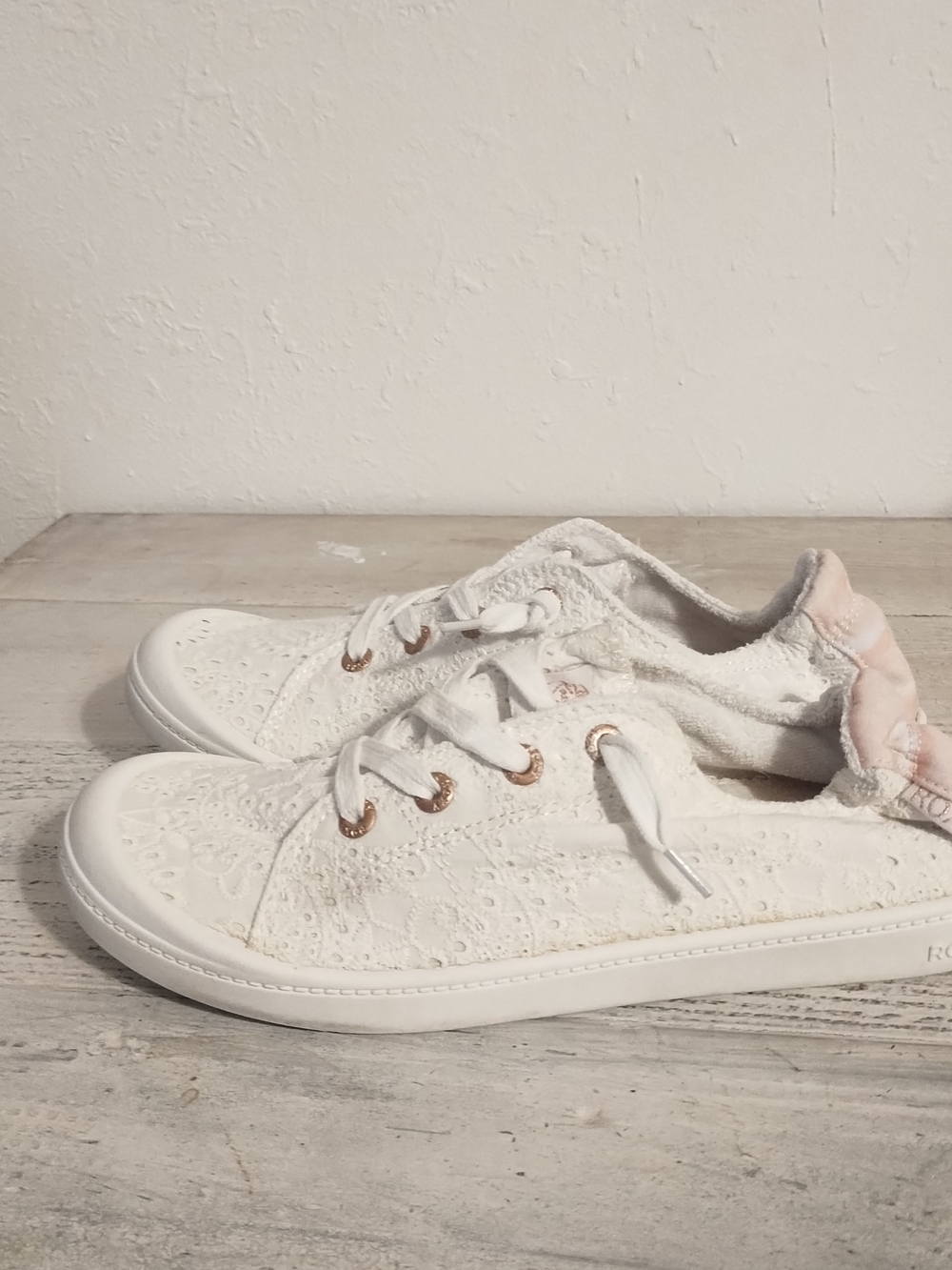 Roxy Bayshore  Sneaker Shoes Slip-on Closed Toe Canvas Natural Women's size 9